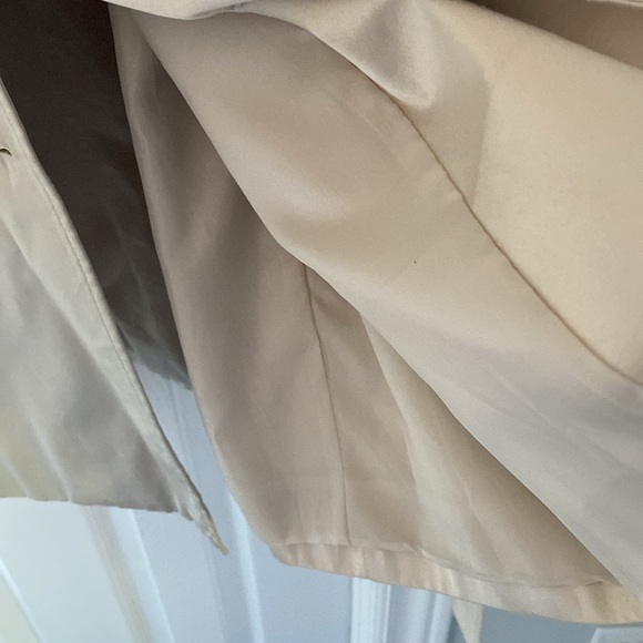 Trench Coat-size L - Picture 6 of 9